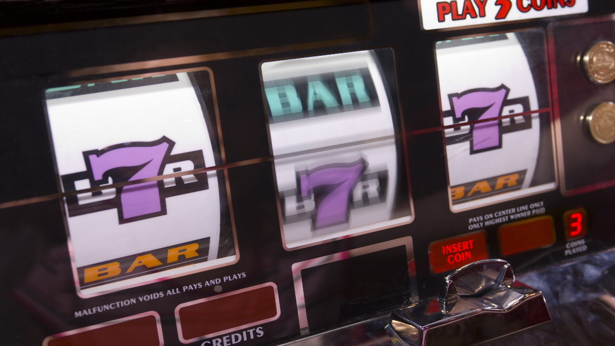 how to win on casino slot machines