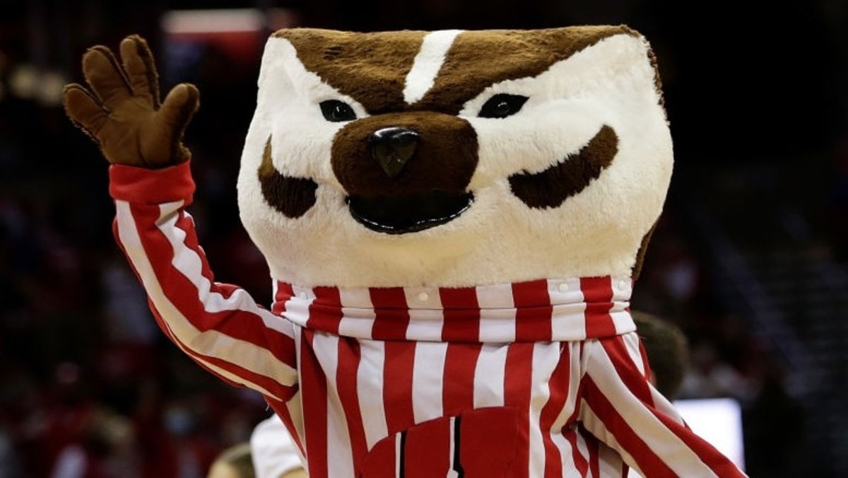 Michigan State vs. Wisconsin Prediction: Can AJ Storr, Badgers Take ...