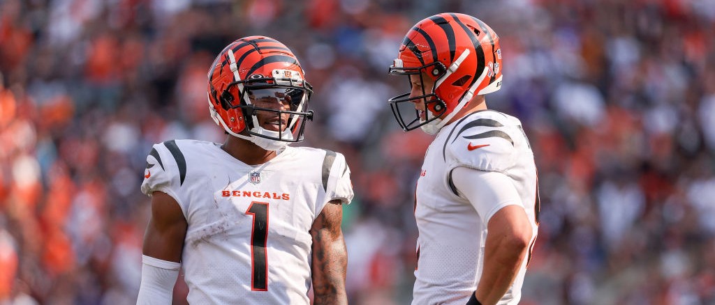 Photo] Ja'Marr Chase rocks a Bengals uniform for the first time : r/bengals