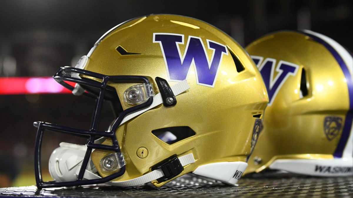 Washington Huskies Helmets
