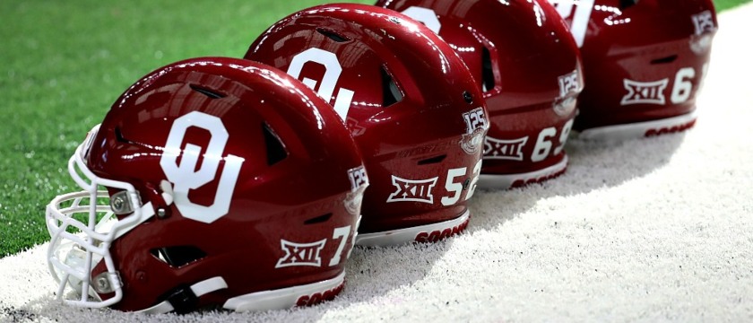 College football odds, picks, predictions for Week 6: Texas-OU