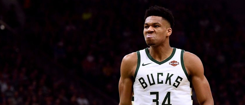 Philadelphia 76ers vs. Milwaukee Bucks Prediction, Pick, Odds: Can Giannis  Antetokounmpo Dominate the Glass?