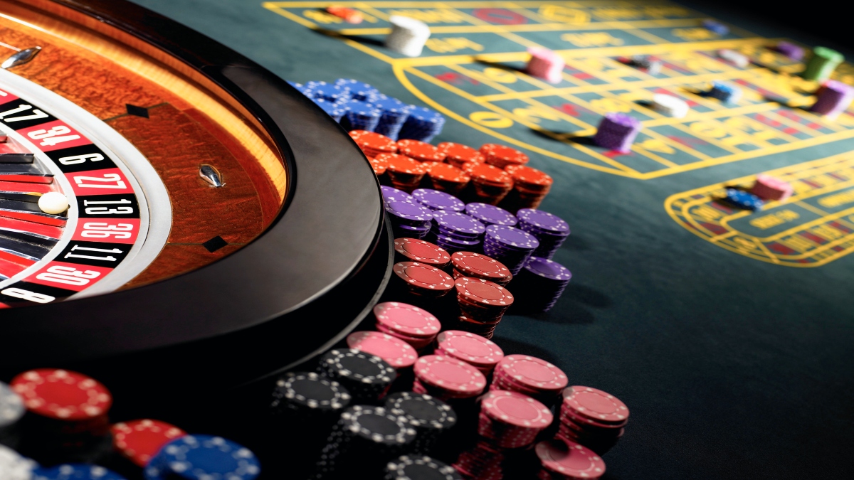 5 Brilliant Ways To Teach Your Audience About casino