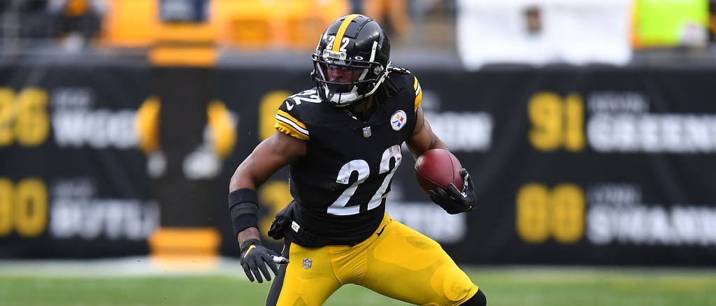 Viral Video Steelers star rookie Najee Harris sings dances classic Cumbia  song after Monday night win