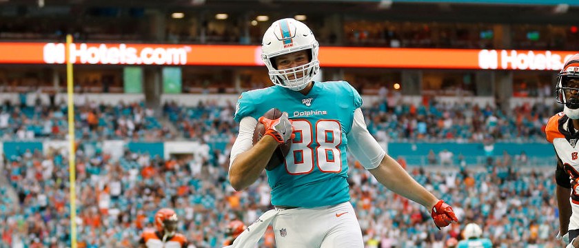 nfl-miami-dolphins-mike-gesicki-2021.jpg