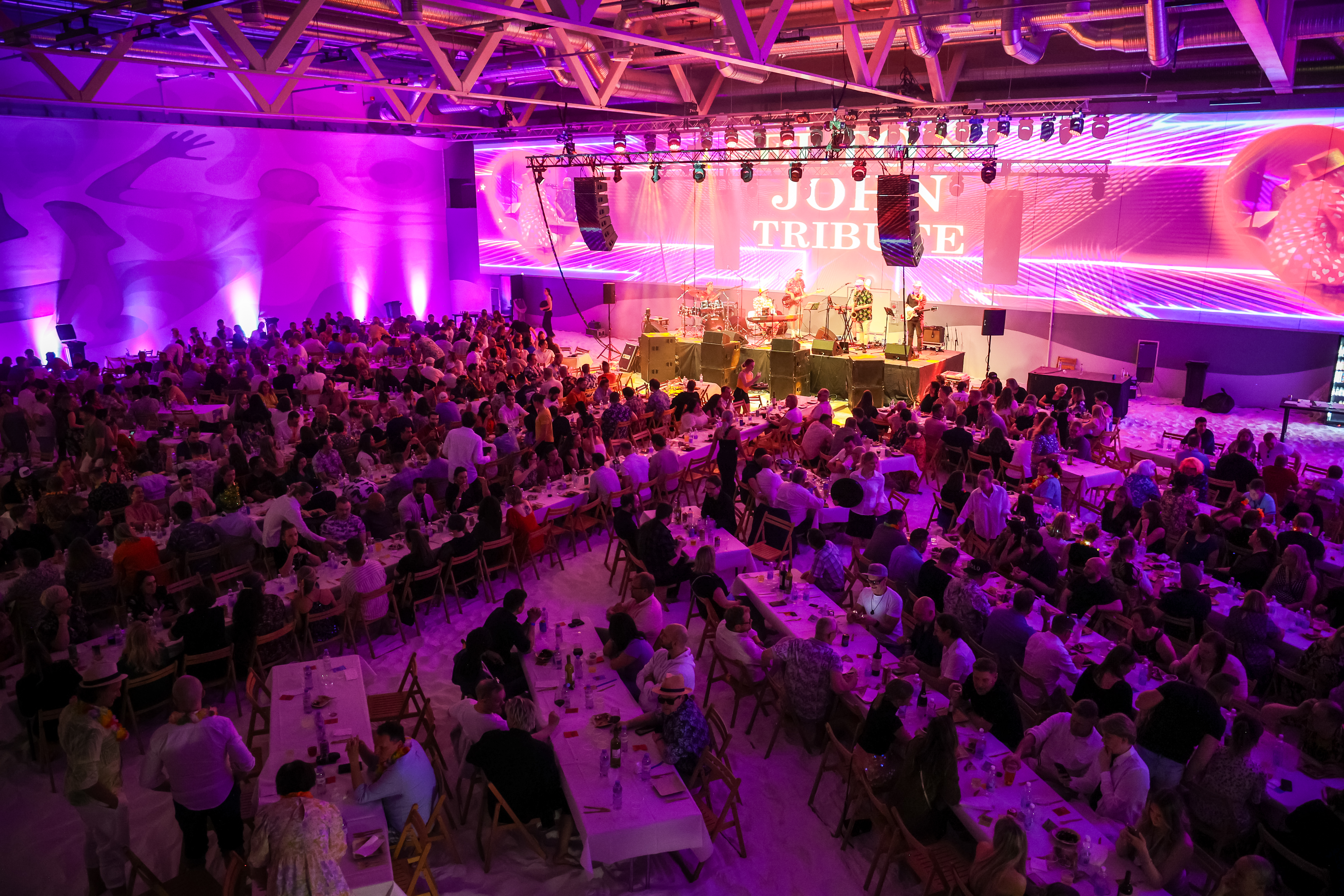 Show & Dinner on the Beach