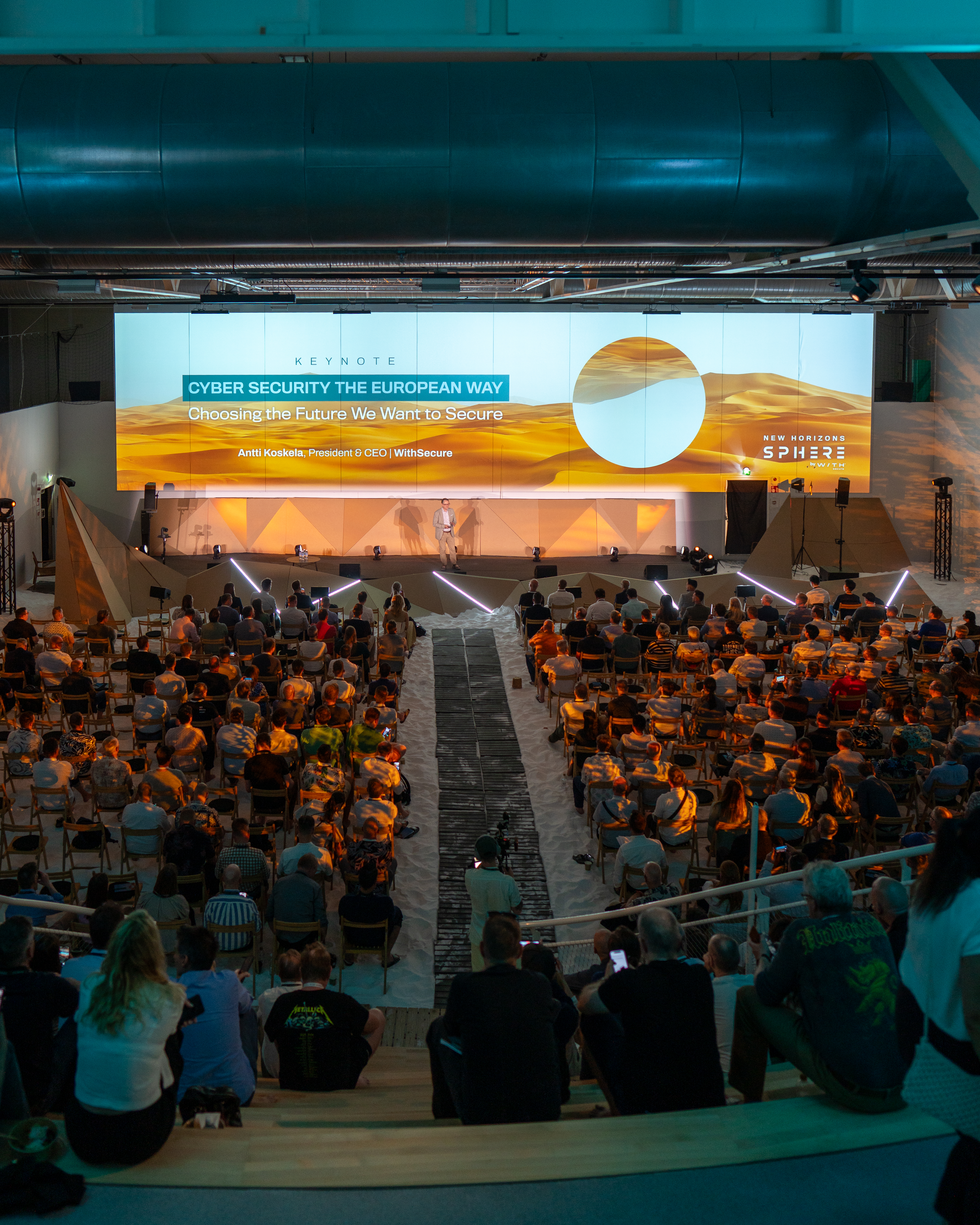 SPHERE25 Biitsi Salmisaaressa