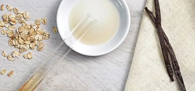 Extracting vanilla essence from vanilla bean pods