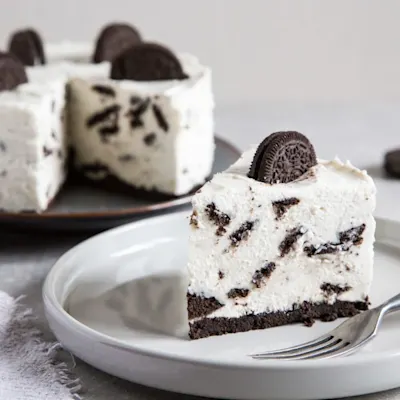 creamy-no-bake-cheesecake-with-chocolate-cookies-2023-11-27-05-05-27-utc (1)