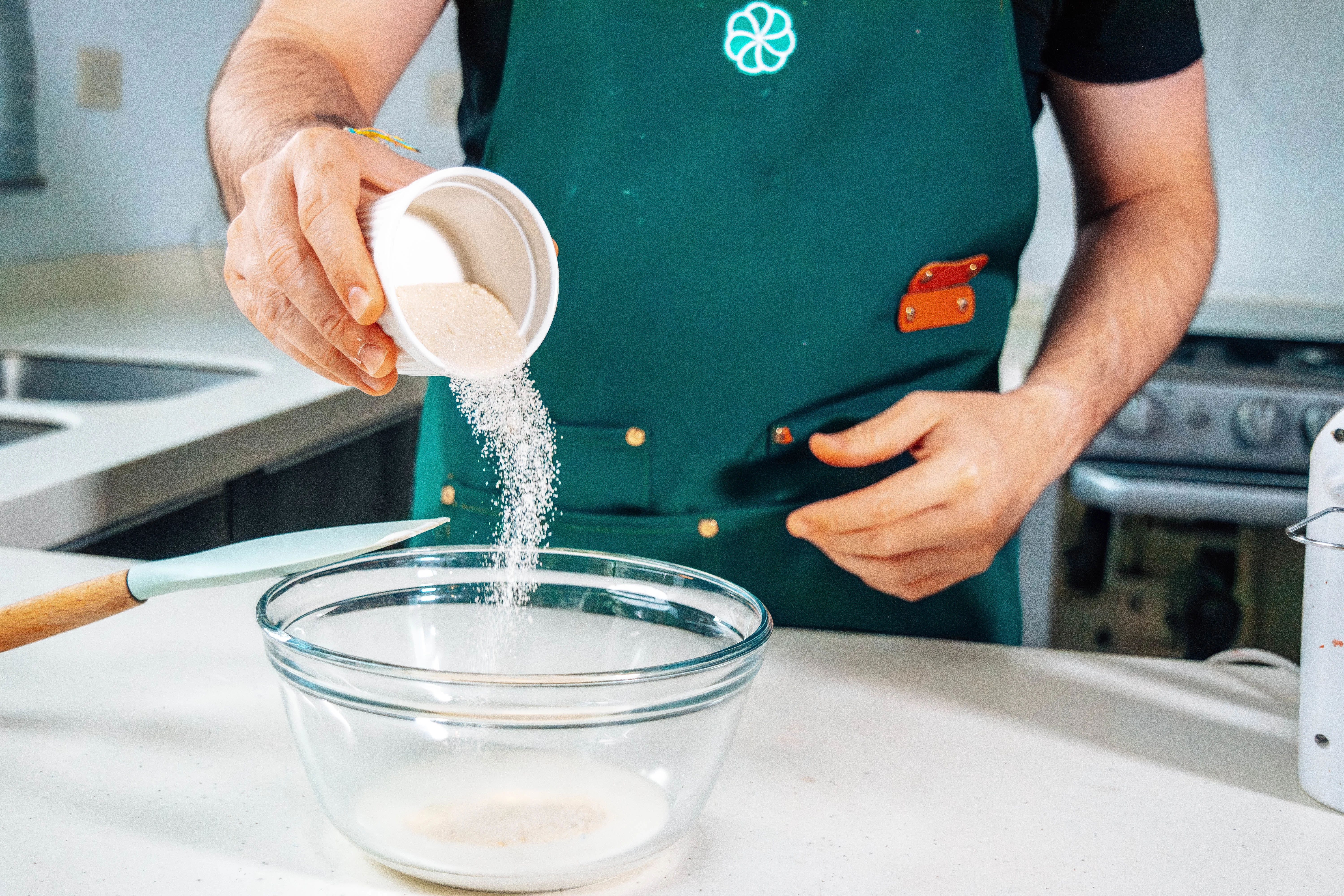 Prepara la base cremosa.