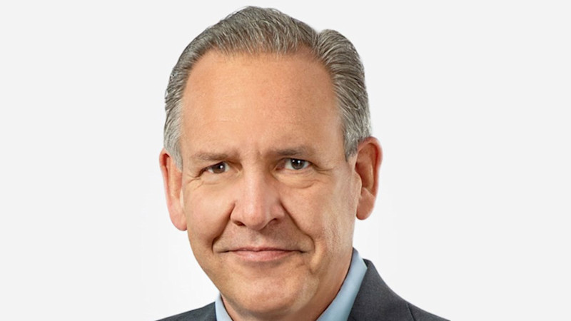 Gregory J Hayes
