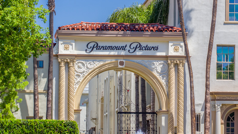 Paramount Pictures entrance and sign