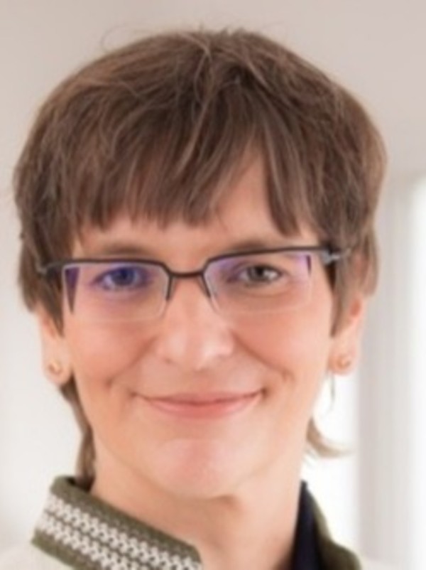 Bettina Pauck, IDnow