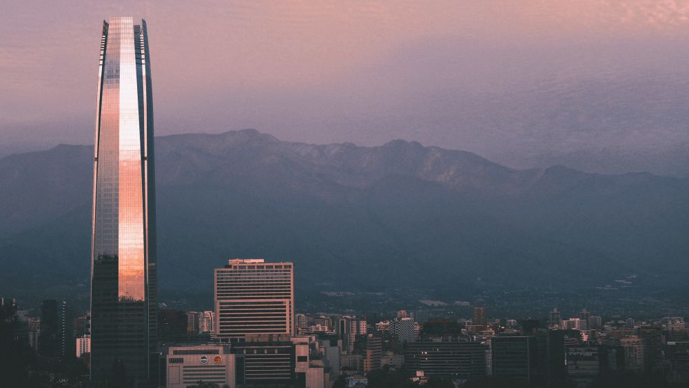 Santiago, Chile. Image Source: Agustín Ljósmyndun via Unsplash.
