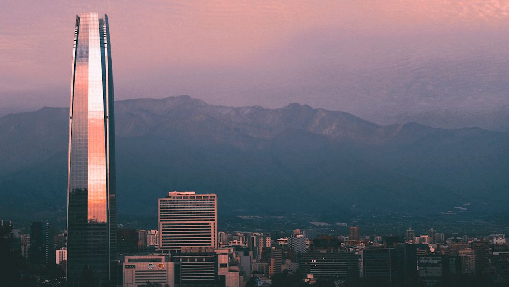 Santiago, Chile. Image Source: Agustín Ljósmyndun via Unsplash.