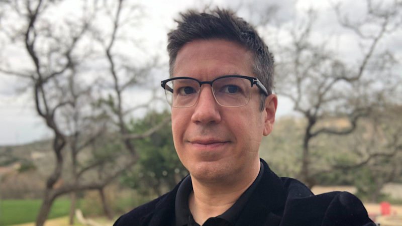 Sal headshot landscape 2021
