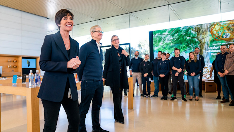Apple-Deirdre-OBrien-Apple-Park-02052019