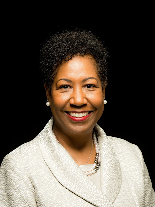 Adriane Brow, Axon