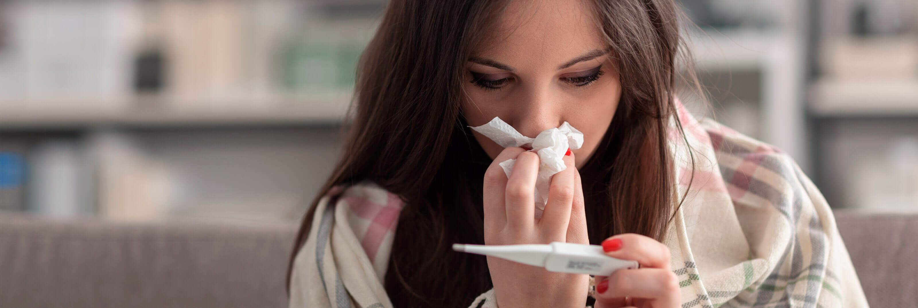 Imagen chica con gripe y resfriado