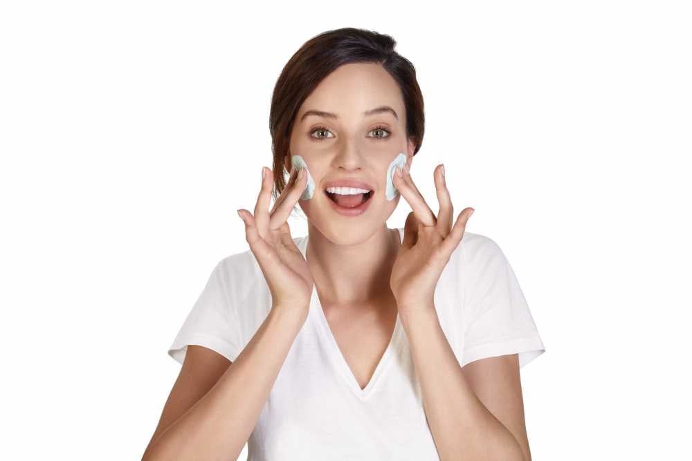 ¿Por qué exfoliar la piel es tan importante? - Image 3 - Neutrogena - es-ES