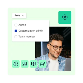 Mężczyzna wybiera opcję „Administrator personalizacji” w interfejsie Customization hub.