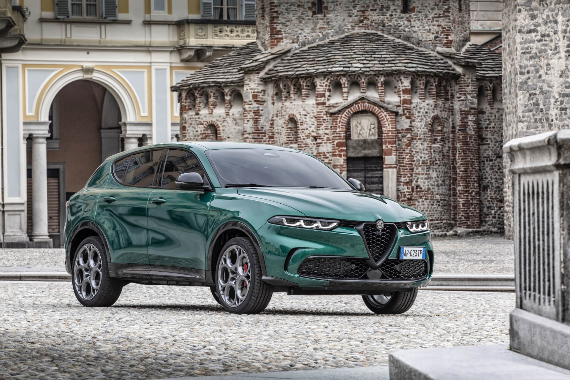 2024 Alfa Romeo Tonale Veloce EAWD test drive review