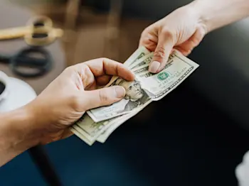 Is Cash Still King? 8 Reasons To Buy a Car With Cash