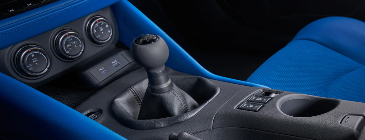 2023-nissan-z-center-console-and-shift-knob-illustrating-6-speed-manual-transmission