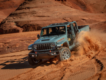 2024 Jeep Gladiator Mojave test drive review
