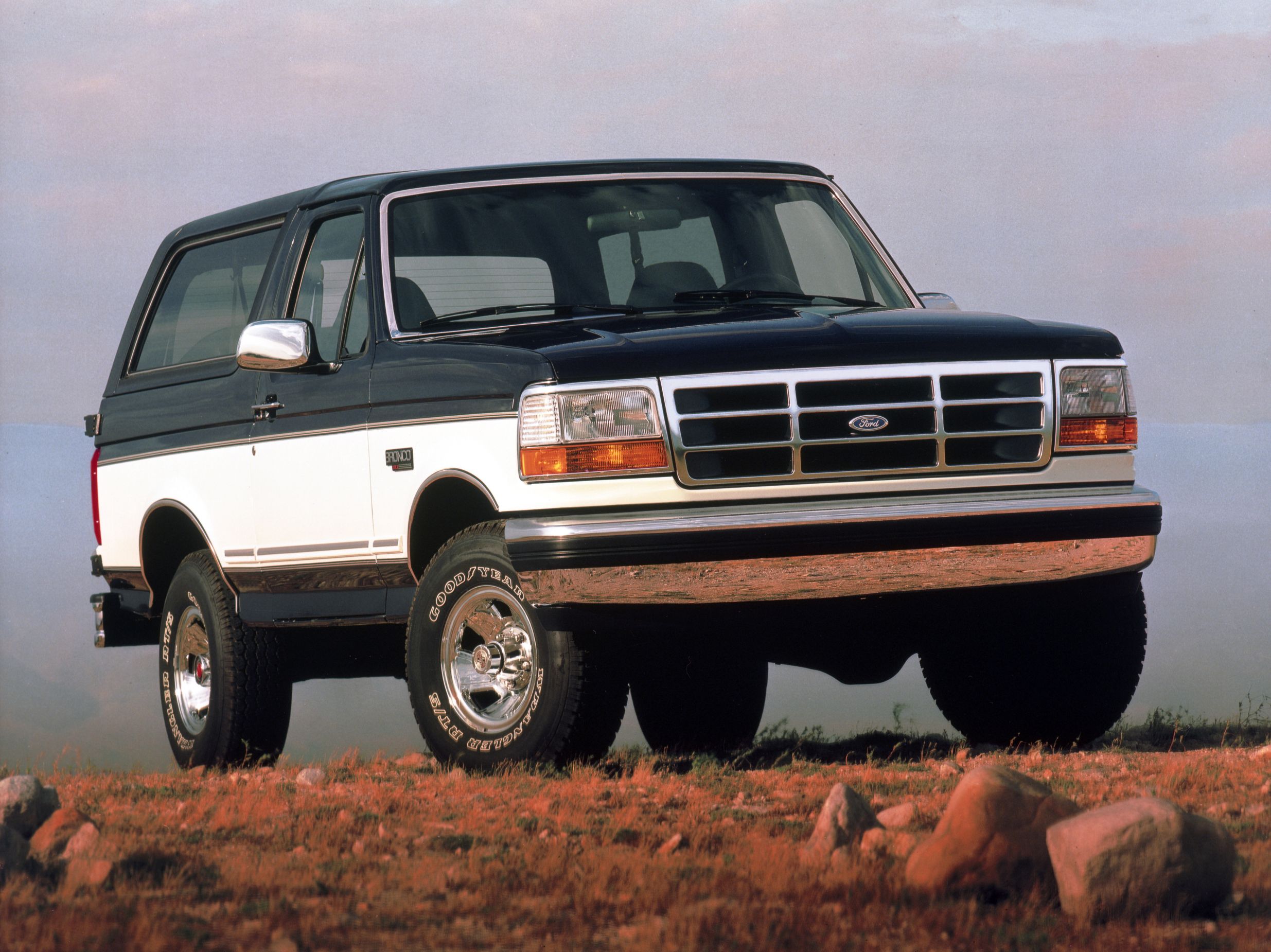 5th Generation Bronco (1992 - 1996): The Original Body Style