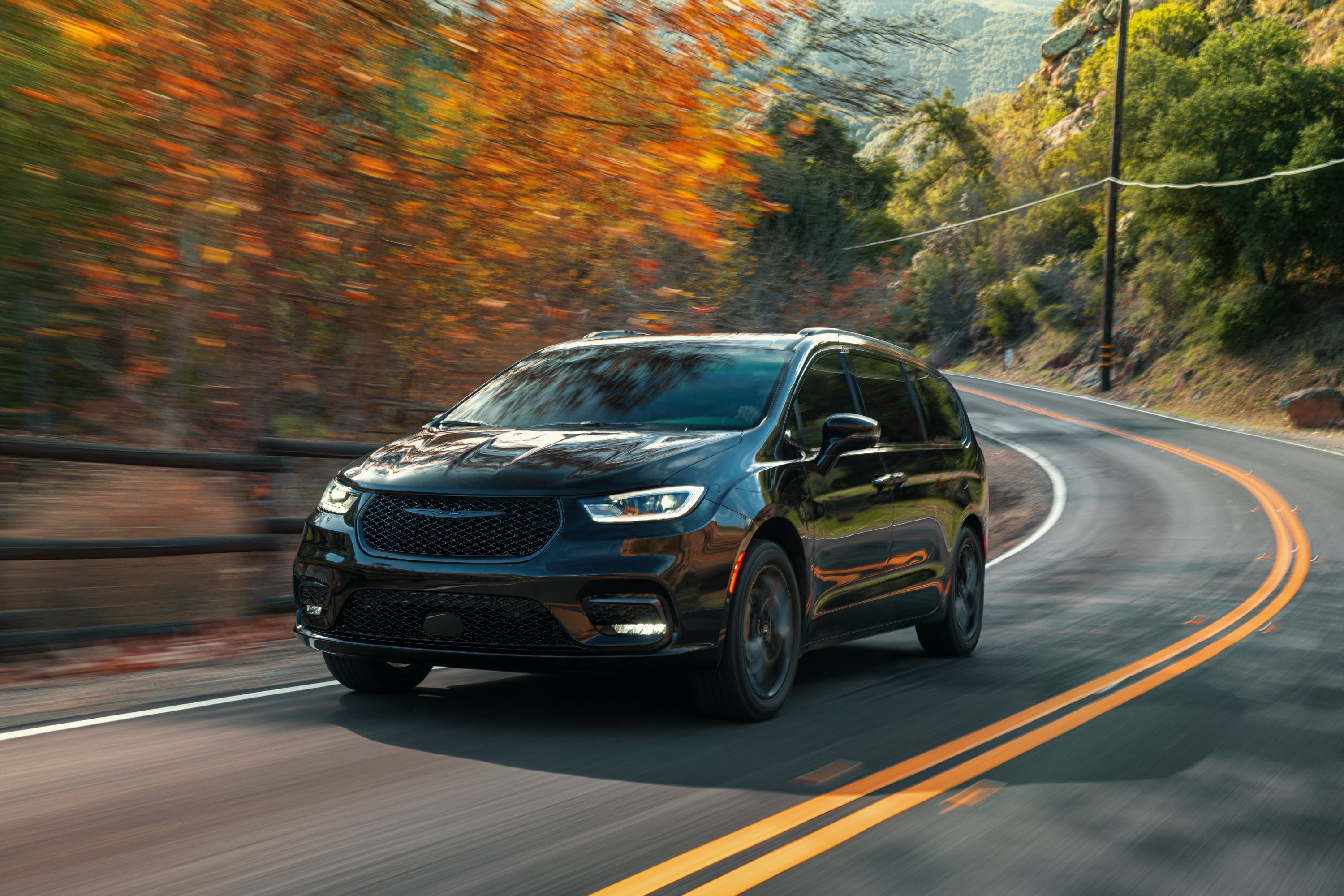 Why moms (and dads) will love a 2023 Chrysler Pacifica Limited AWD