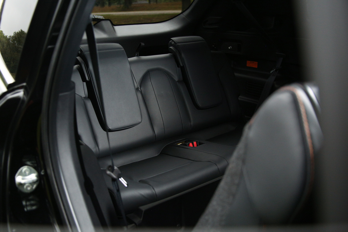 2023 Mitsubishi Outlander PHEV SEL S-AWC test drive review