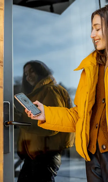 Page-ConnectedLock-Banner-Mobile