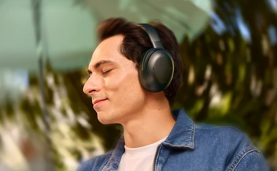 Image JBLTOURONEM3BLK.11