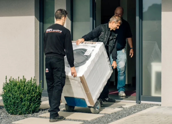 featurette-1-delivery-hifi