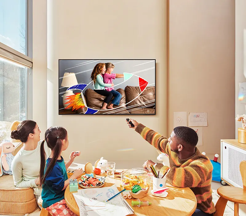 Q7F FRONT WALL WatchingExperience 03 2266 R3