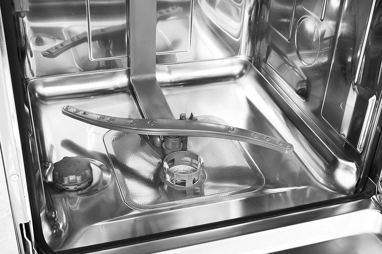 Les bras de lavage d'un lave-vaisselle.