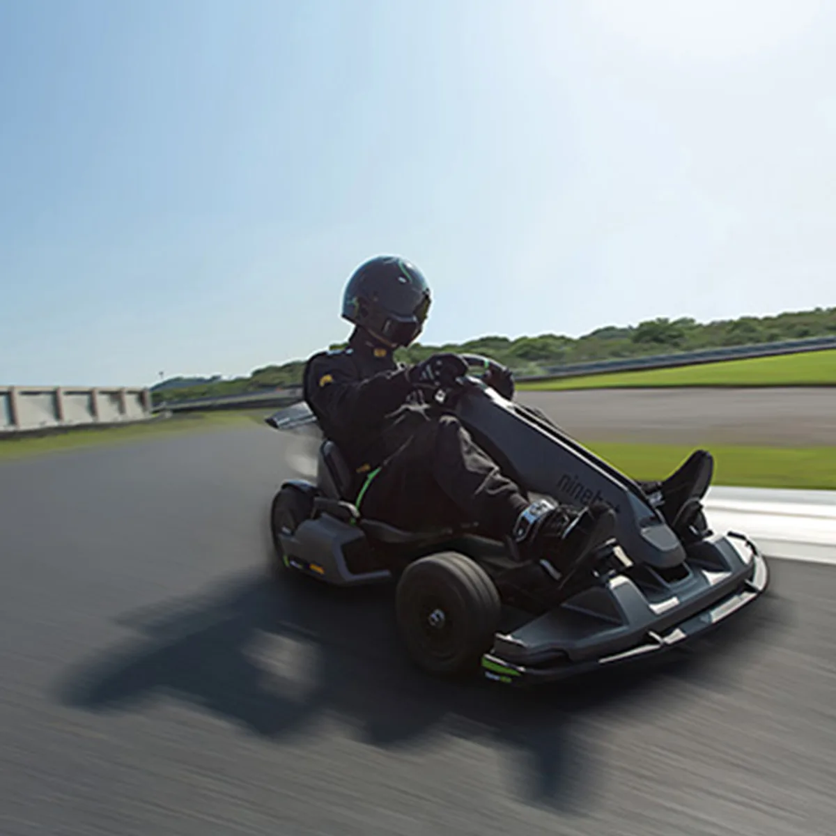 MOBILITY-Electric-Scooter-Segway-Featurette7-Image(2)