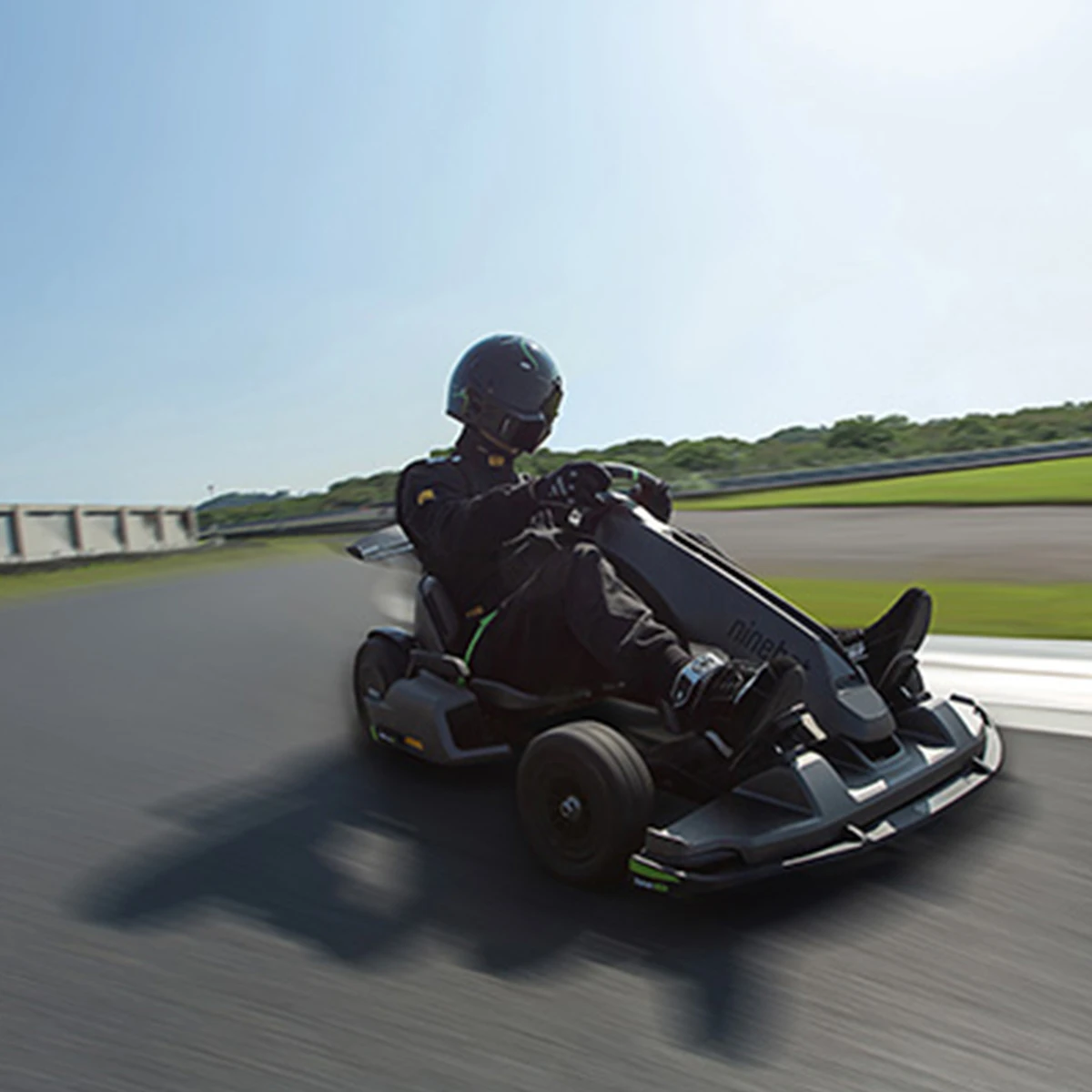 MOBILITY-Electric-Scooter-Segway-Featurette7-Image(2)