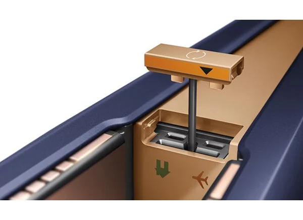 dyson-corrale-travel-lock