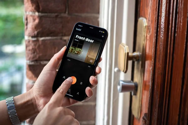 Page-ConnectedLock-Featurette1