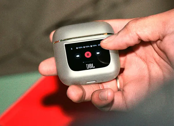 HIFI-JBL-Tour-Pro-2-Page-Content-Default-Featurette-1-Img