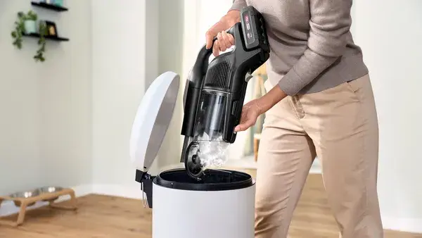 25034054 BSH U10 Easy Empty Dustbox