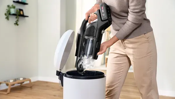 25034054 BSH U10 Easy Empty Dustbox