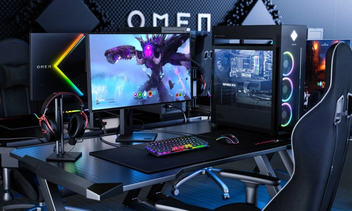 Un setup avec un PC gamer HP Omen.