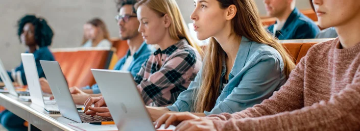 Les étudiants en classe
