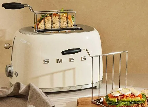 HIFI-Smeg-Grille-pain