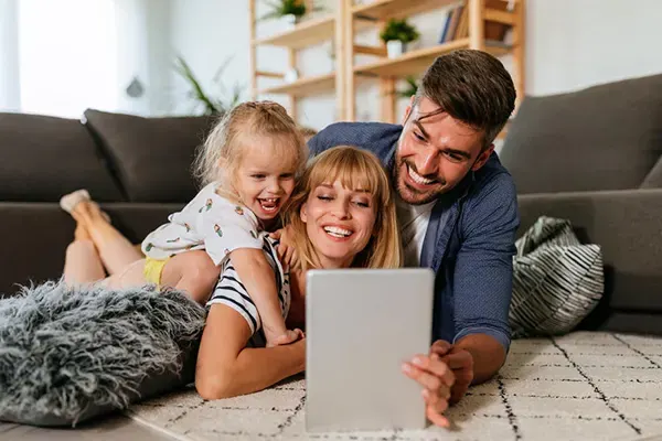 family-with-tablet