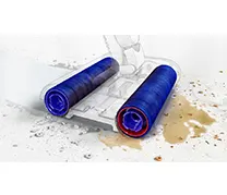 Les rouleaux en microfibre très dense éliminant des traces de pattes d’animaux sur un sol dur