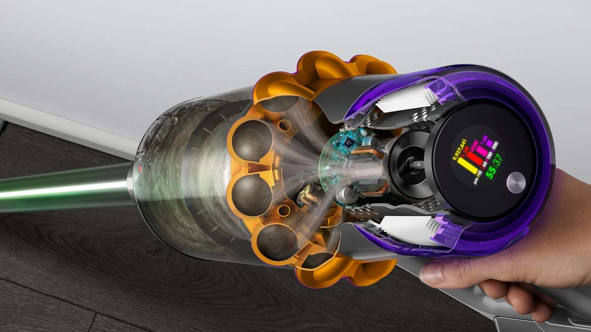 Intelligently adapts suction